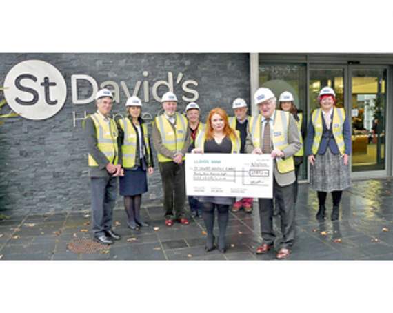 Raft race takes care of hospice