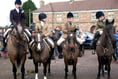 Hundreds turn out to see hunt