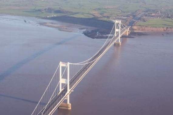 Man arrested after drone stunt shuts Severn Bridge