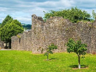 A castle and a totem pole on Sunday ramble
