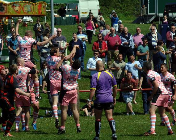 Wayne Barnes select XV beaten by Bream in charity rugby match