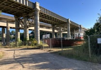 Work to strengthen the railway bridge over Wye
