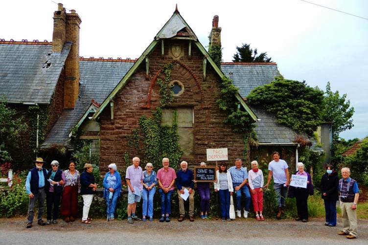 ‘One last chance’ to save old school from the bulldozers