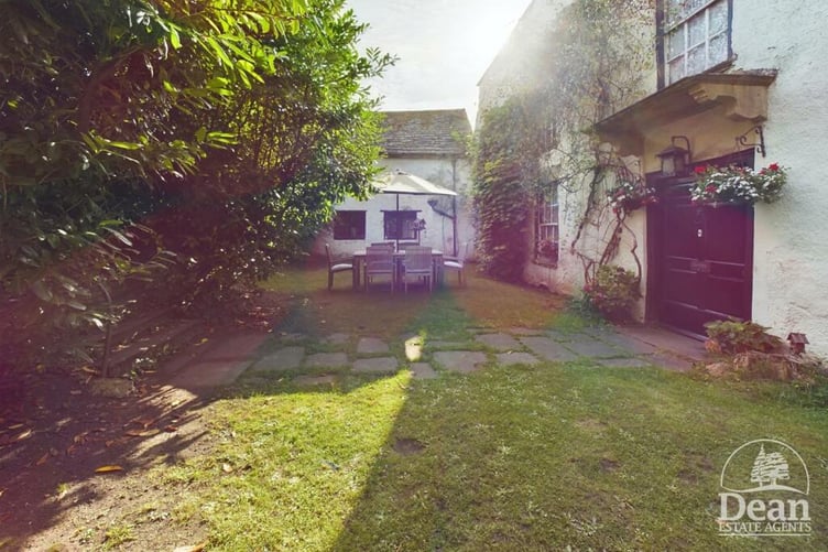poolway house