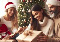 Councils urge residents to strive for a 'plastic free' Christmas this year