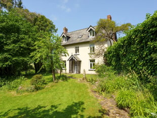 "Very attractive" Victorian home for sale has "superb" views 