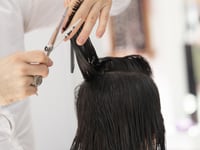 Home hairdresser can carry on styling