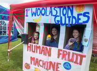 (*With 9 pix) Woolaston Carnival motoring along