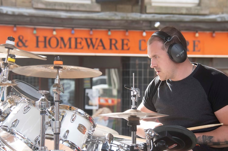 Ryan Taylor played Long Road to Ruin by Foo Fighters.