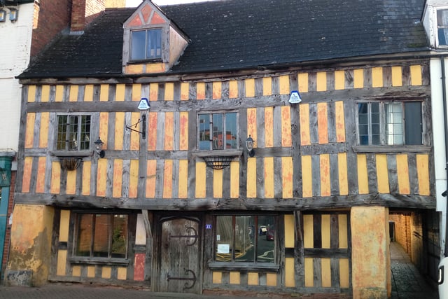 Tudor town centre building fails to attract bids