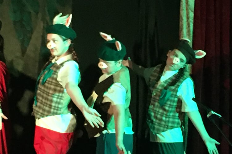 The Three Pigs, Molly Reynolds, Leighton Taylo and Jasmine Dixon.