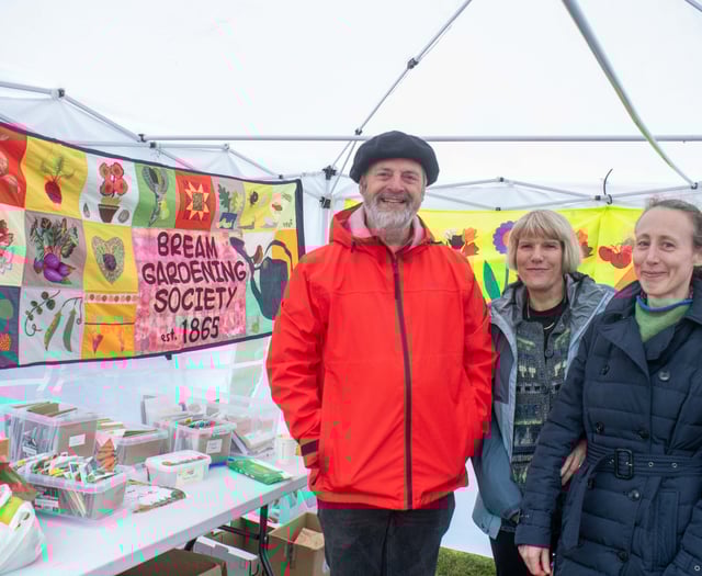 Gardeners check
out Air Bee 'n' Bee