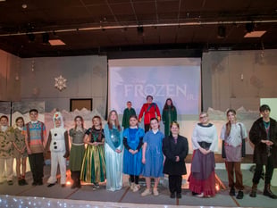 Students of Forest High School prepare to get Frozen