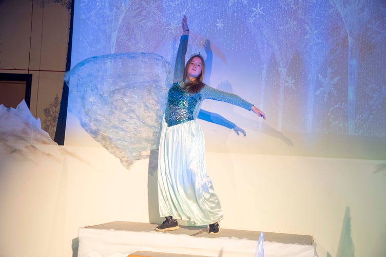 Jasmine Mountford as Elsa.
