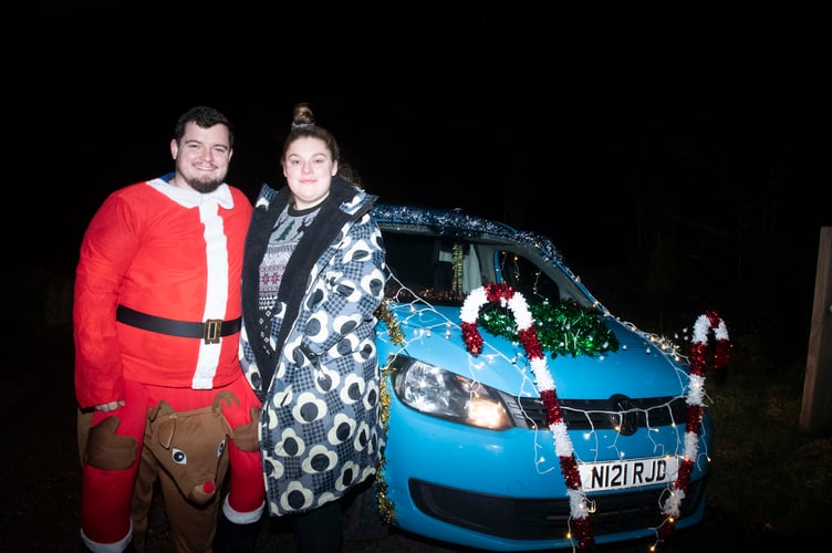 Rhys ad Leigh Davies with the Volkswagen Caddy
