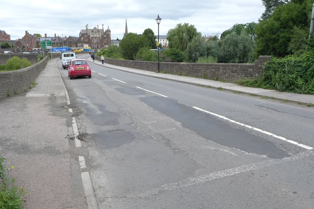 Monmouth traffic light failure prompts caution for drivers 