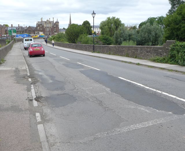 Monmouth traffic light failure prompts caution for drivers 
