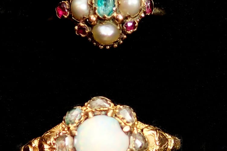 Two Victorian Cluster Rings