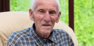 Artist celebrates 91st birthday with exhibition 