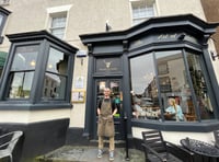 Coffee shop transforms into live entertainment 