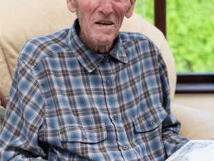 Nonagenarian Gerald Thornton's Forest art exhibition