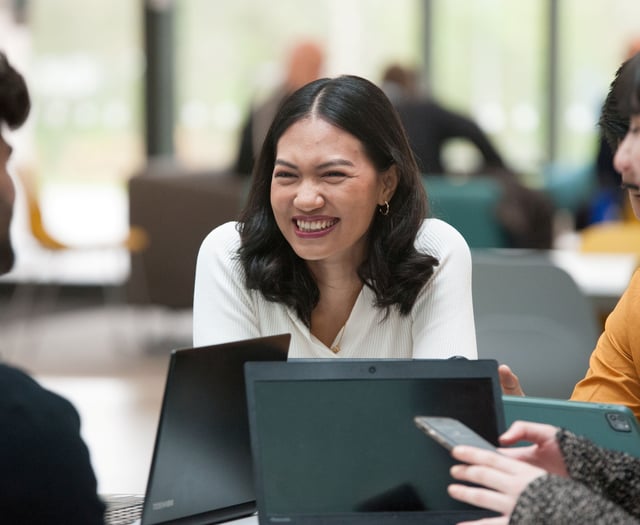 Gloucestershire University up for employability award