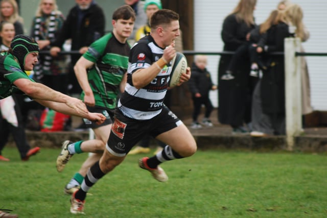 Lydney secure Regional One spot with win over Ivybridge