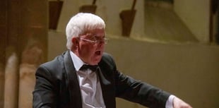 Graham steps in with Gift to Sing