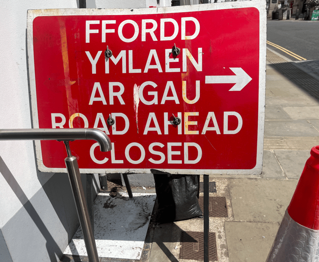 A40 road closed between Crickhowell and Abergavenny 