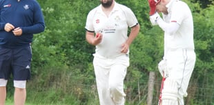  CINDERFORD WIN STARTS
WITH A FIRST BALL WICKET