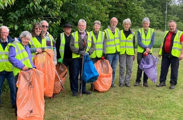 Chepstow volunteers praised for litter collection