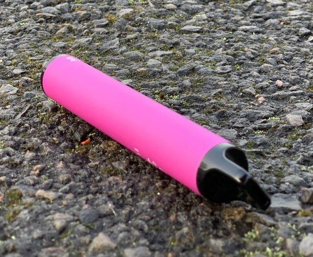 Gloucestershire combats youth vaping online