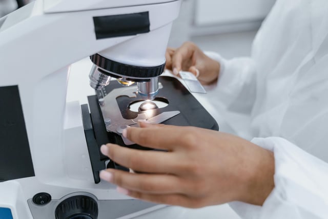 DNA at risk from hackers warns expert