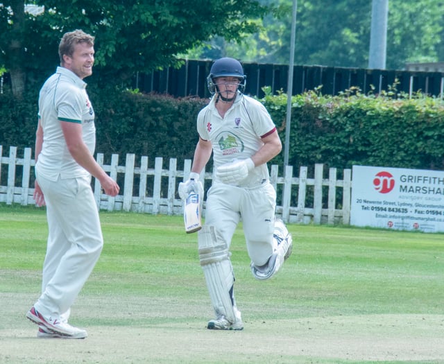 HUGE INNINGS BY KEAR
IN NARROW LYDNEY WIN