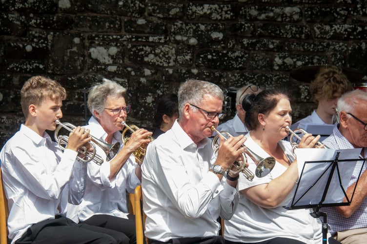 Ross Town Band playing The Beatles' I Want To Hold Your Hand.