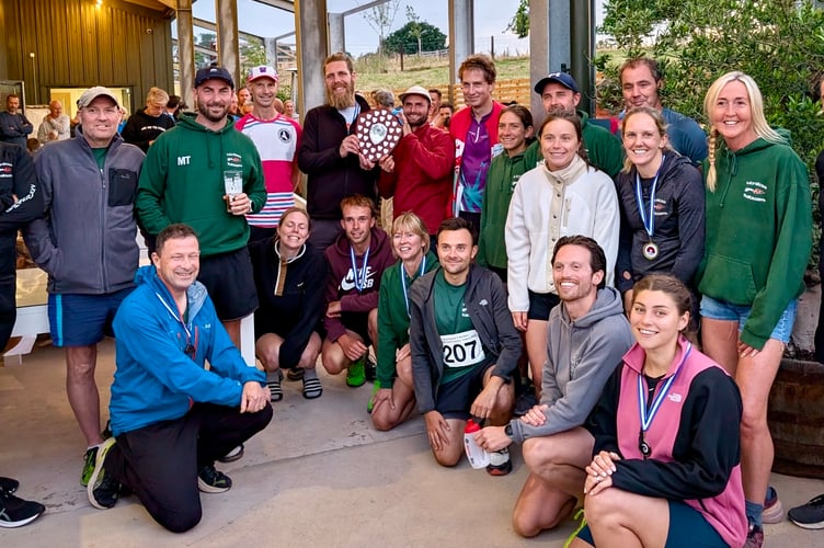 MonRoss Trailblazers proudly show off the Herefordshire & Borders Summer X-Country team prize