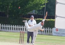 Knox takes five in
crucial Lydney win