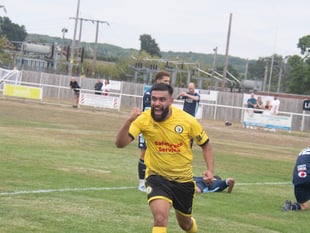 Daffs show grit for FA Vase Win