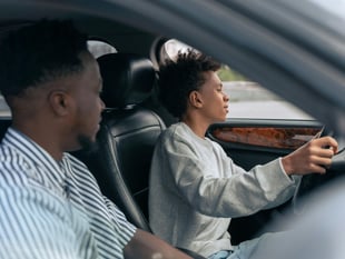 Expert reveals car insurance tips for returning uni students 