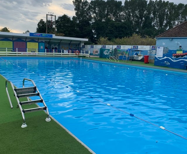 Lydney's Bathurst Pool celebrates summer success