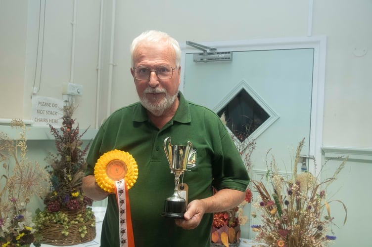 The JC Hughes Cup for most points in the honey show was won by Richard Matthews.
