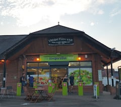 Ram raiders attack store cash machine