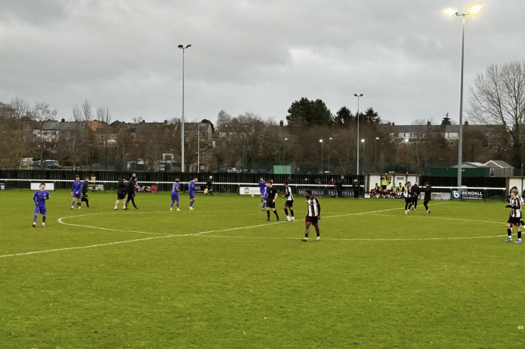 Lydney Town and Cirencester Town played out a 1-1 draw at Sansom Park.