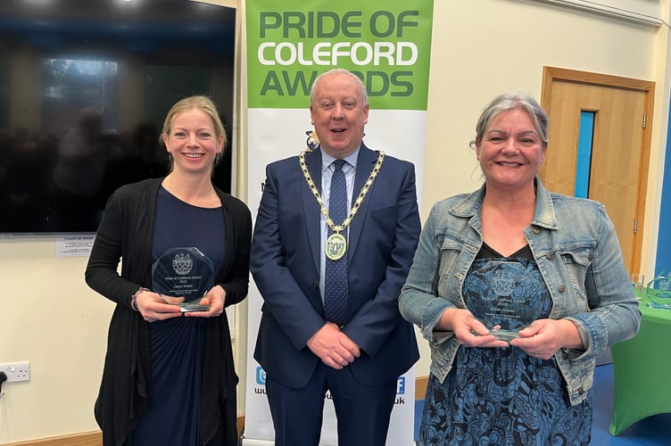 Laura Waller (left) and Karen Hope have gone above and beyond as volunteers for Great Oaks Hospice.