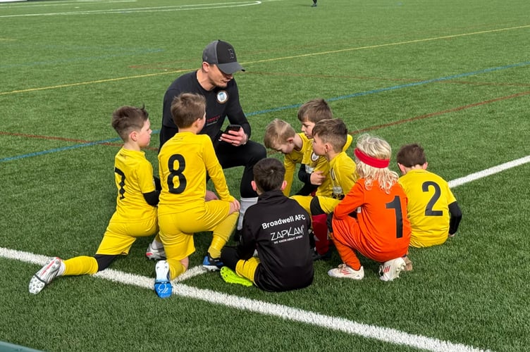Blake Goodwin, Theo Elliott, Devon Newman, Sykes Owen, Ralph Hayes, Oliver Overthrow, Hugo Sherry, Bertie Hayes in pre-match preparation.