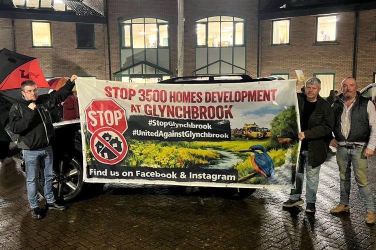Residents against Glynchbrook housing development