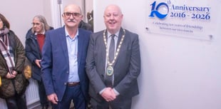 Plaque marks 10 years of friendship