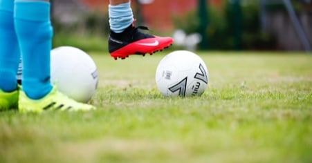 Late penalty edge nine-goal game for Hill