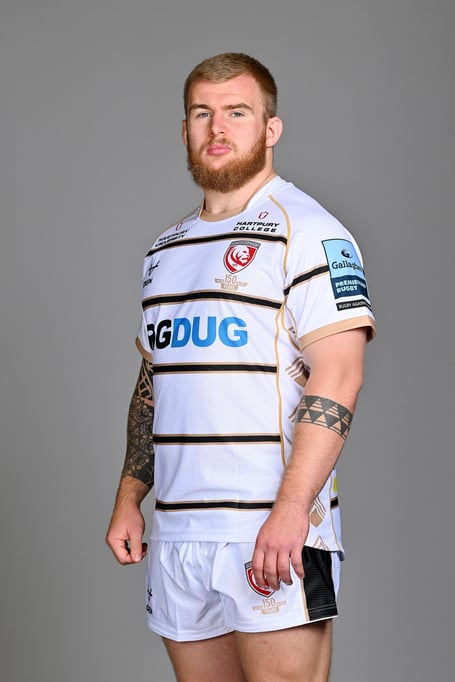 Former Hartpury and Gloucester player Alex Seville has joined the coaching team at Lydney.