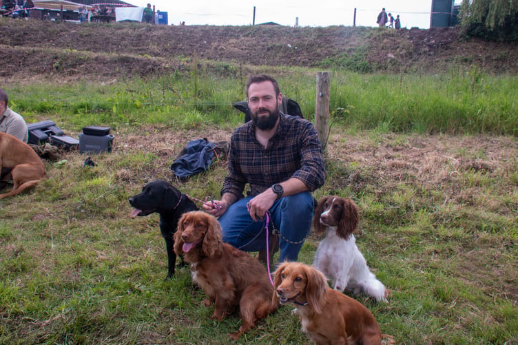 Marc Fennell of Tom Cantwell Gundpgs with Eden, Fred, Pip and Beryl